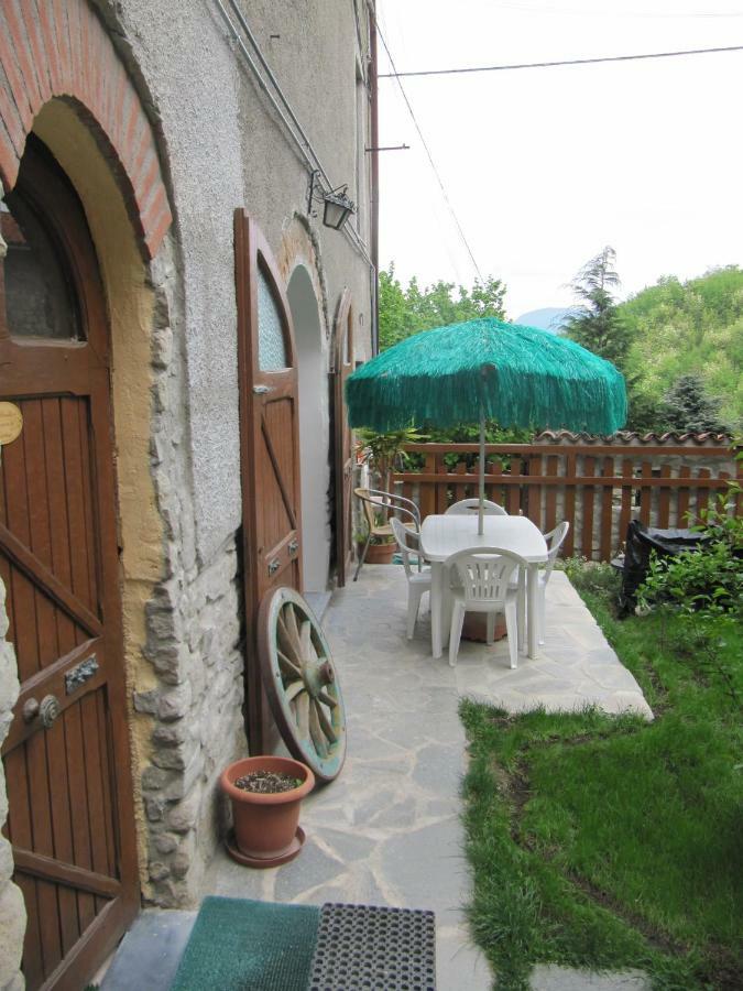La Casa Dei Mimirs Bed and Breakfast Garbagna Eksteriør billede